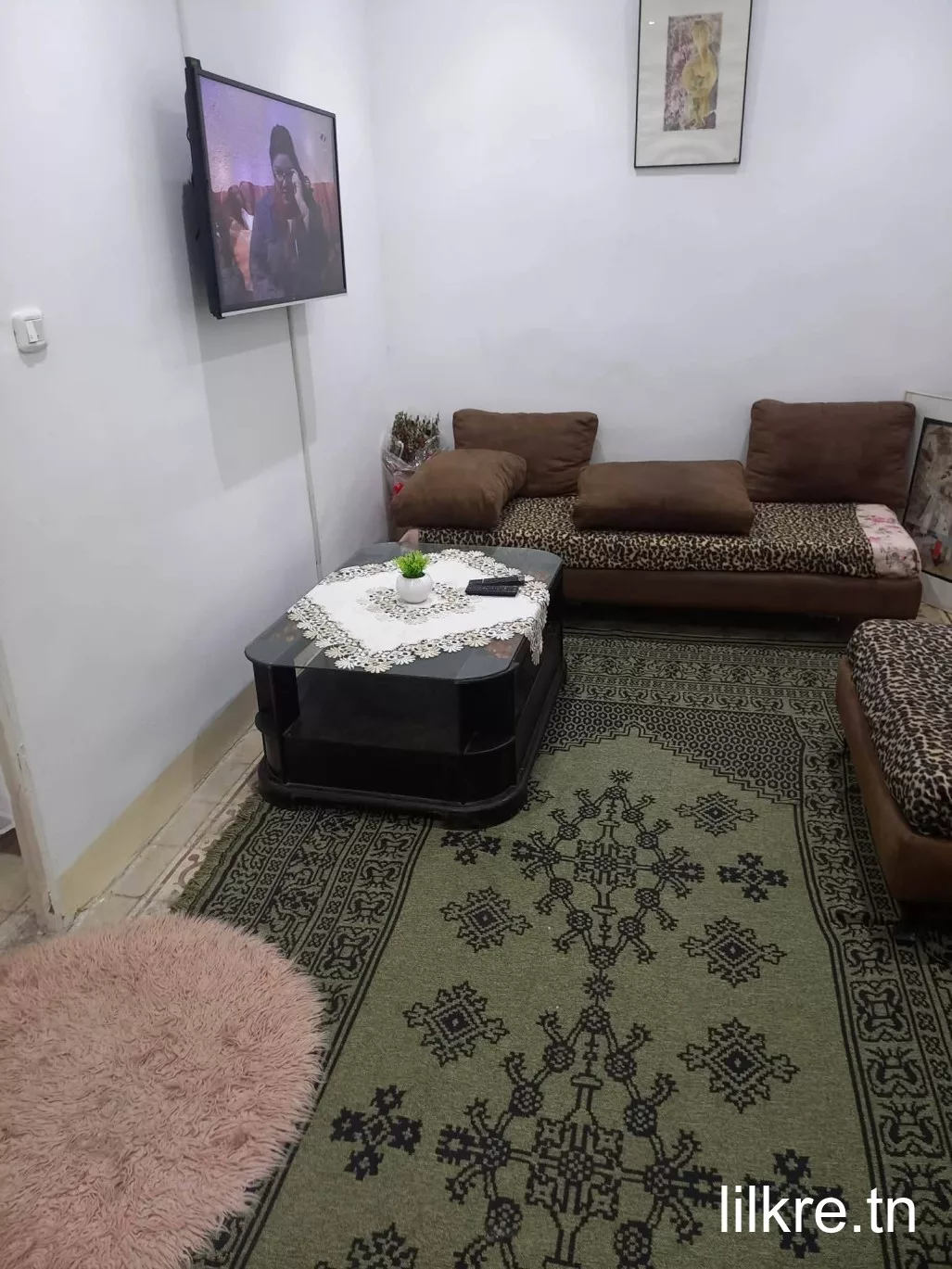 A louer un studio meublée au centre ville 